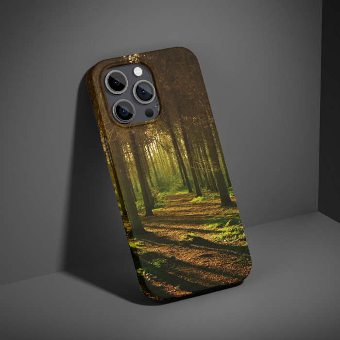 "Sunny forest" - Coque double couche personnalisée prête à l'emploi pour iPhone